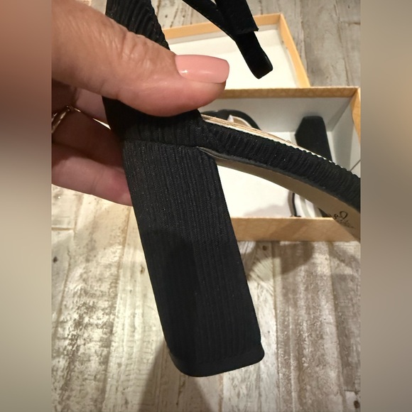 Jewel Badgley Mischka Black Heels - Picture 3 of 11